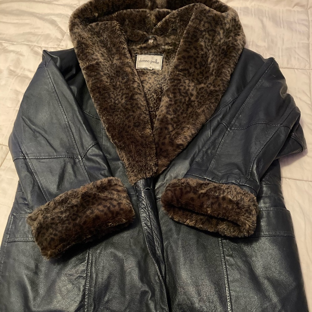 Leather jacket - Picture 14 of 16